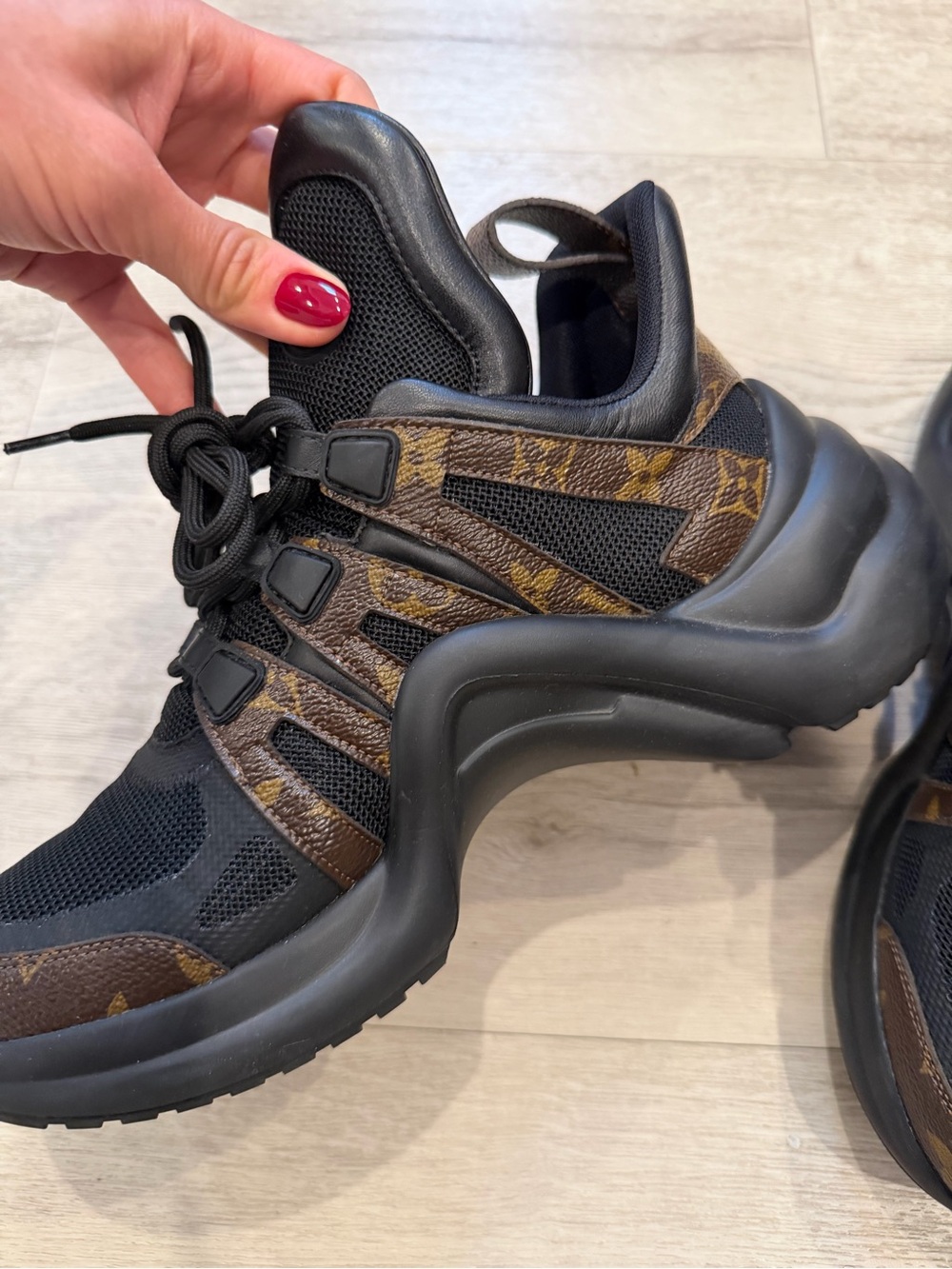 Louis Vuitton Archlight Sneakers in Black w/Brown LV Monogram - Size 39 - Picture 3 of 8